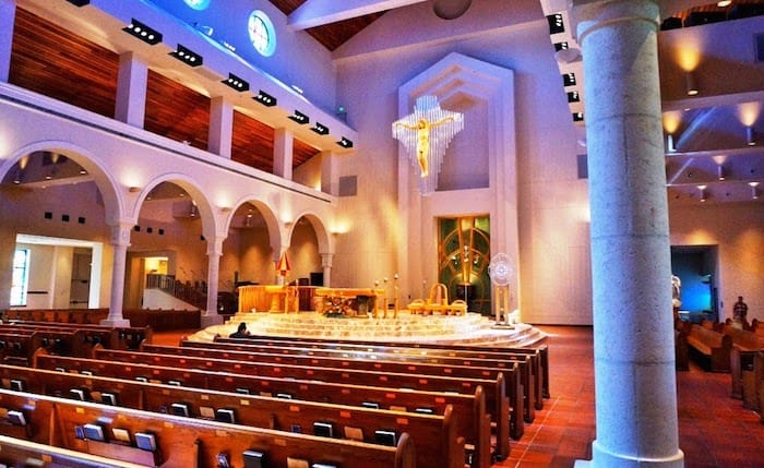 Igrejas com cultos e missas em português em Orlando