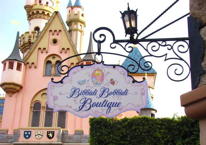 Conheça a Bibbidi Bobbidi Boutique, o salão de beleza que transforma sua filha em princesa da Disney